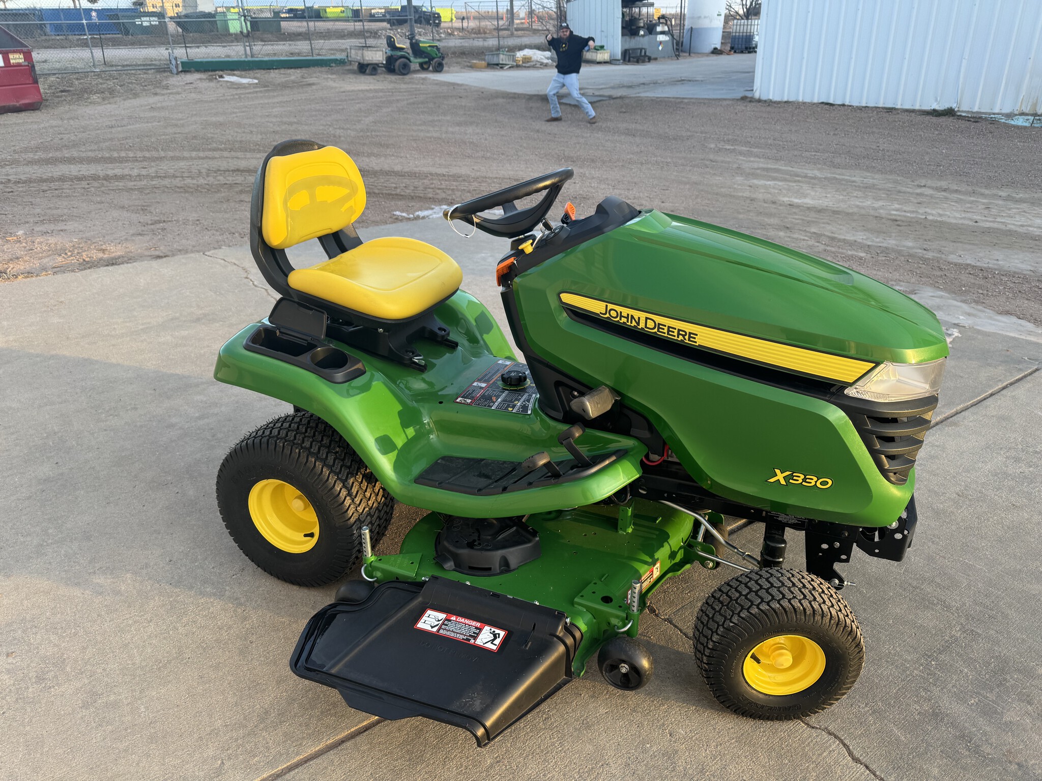 2024 John Deere X330B Image 3