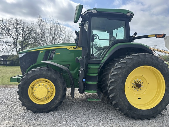 2020 John Deere 7R 230 Photo 4