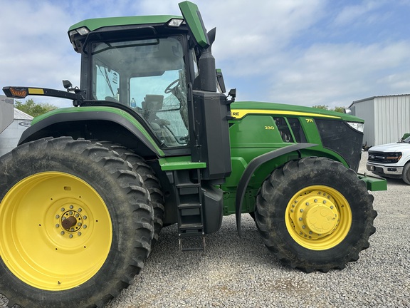 2020 John Deere 7R 230 Photo 6