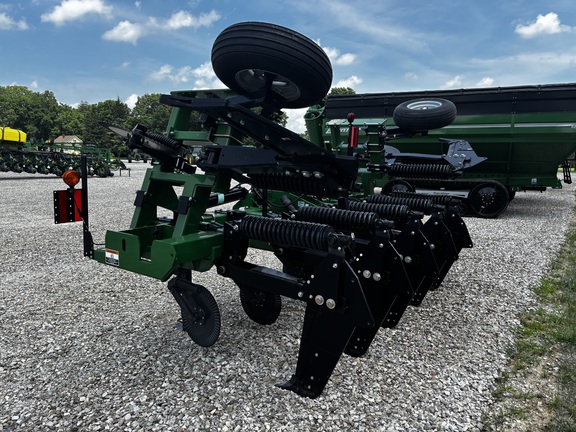 Used 2023 Unverferth 122 Rippers at Koenig Equipment in Knightstown, IN - Photo1