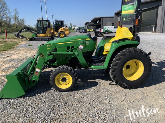 Photo of 2025 John Deere 3032E
