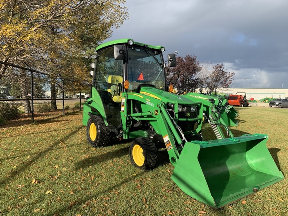 Used 2021 John Deere 1025R Compact Utility Tractors at Horizon Ag & Turf in Edmonton West, AB - Photo2