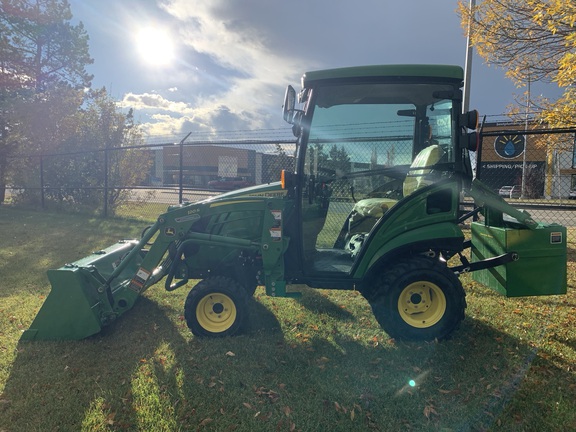 Used 2021 John Deere 1025R Compact Utility Tractors at Horizon Ag & Turf in Edmonton West, AB - Photo4