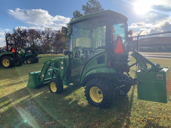 Used 2021 John Deere 1025R Compact Utility Tractors at Horizon Ag & Turf in Edmonton West, AB - Photo5