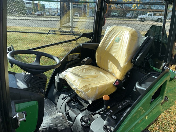 Used 2021 John Deere 1025R Compact Utility Tractors at Horizon Ag & Turf in Edmonton West, AB - Photo7