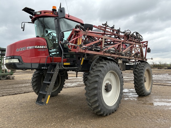 2011 Case IH Patriot 4420 (2nd thumbnail)