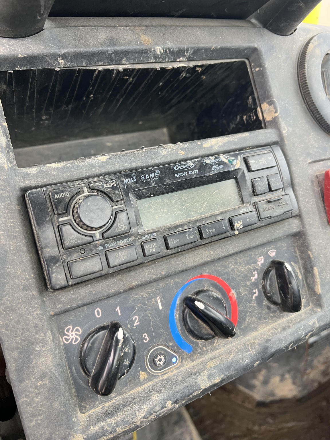 2023 John Deere XUV 835M Image 3