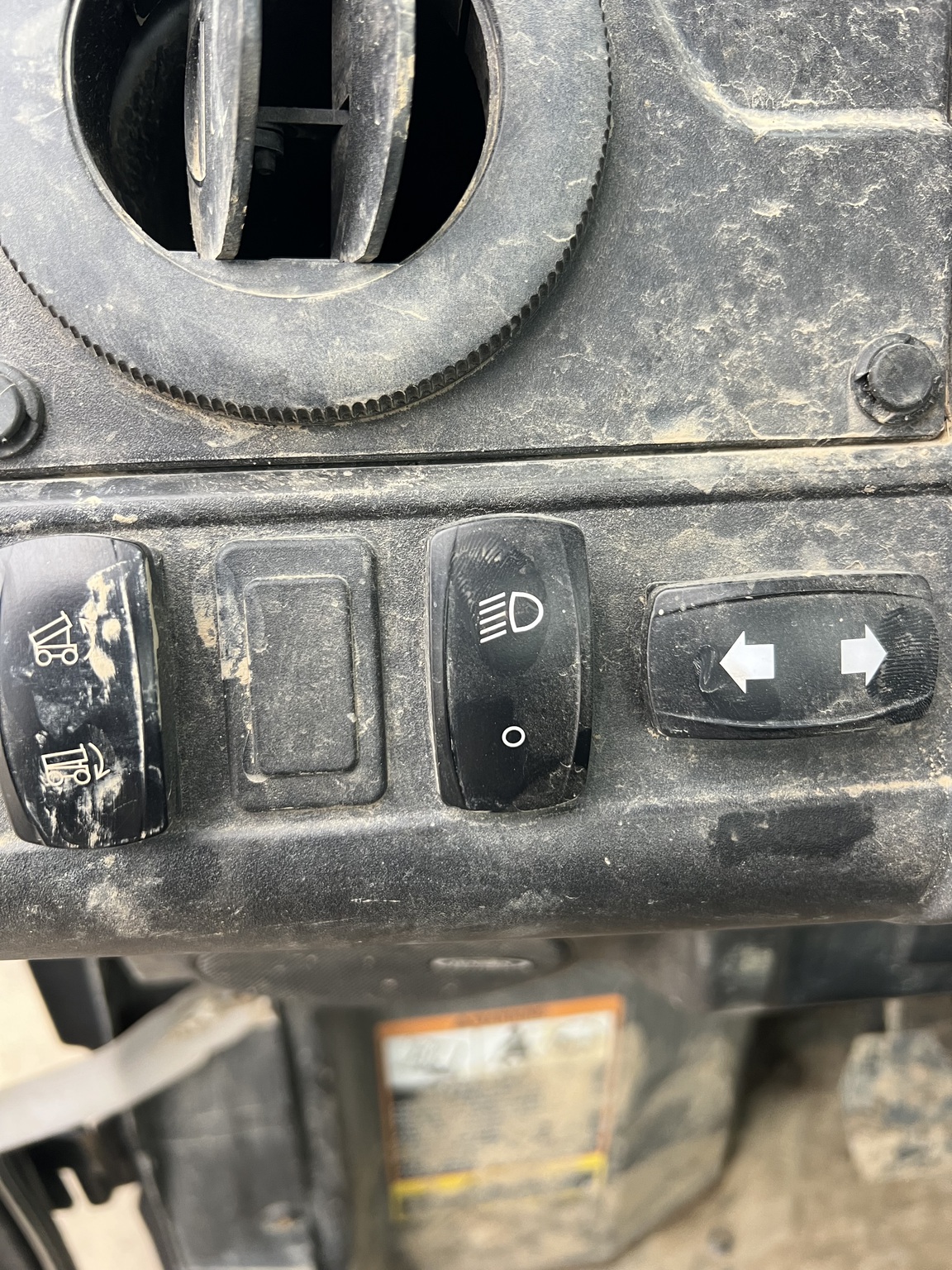 2023 John Deere XUV 835M Image 6