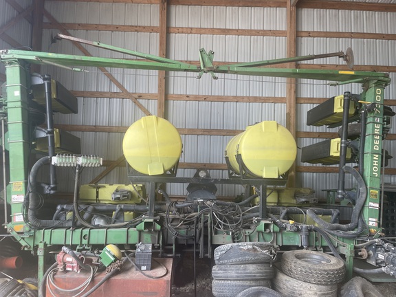  John Deere 7300