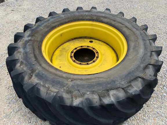 Photo of PETLAS 650/65R38
