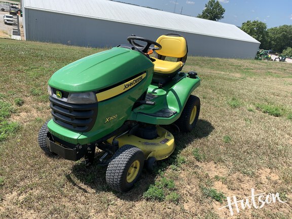 Photo of 2006 John Deere X300