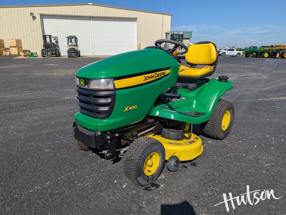 Photo of 2006 John Deere X300