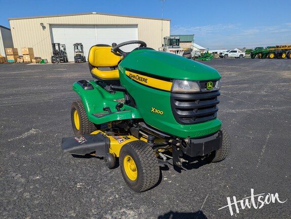Photo of 2006 John Deere X300