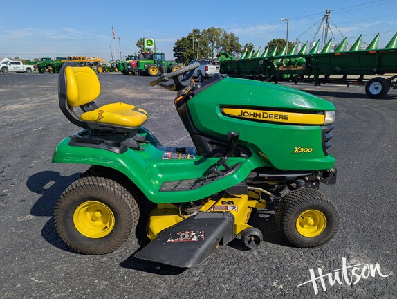 Photo of 2006 John Deere X300