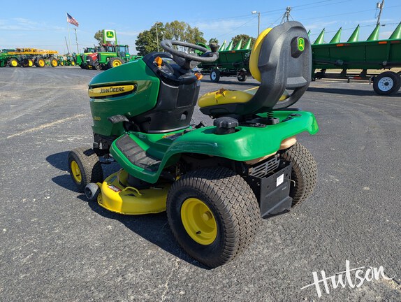 Photo of 2006 John Deere X300