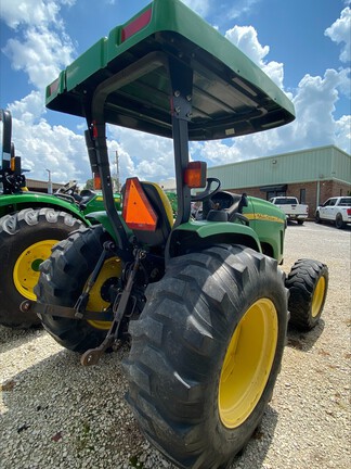 2011 John Deere 4105