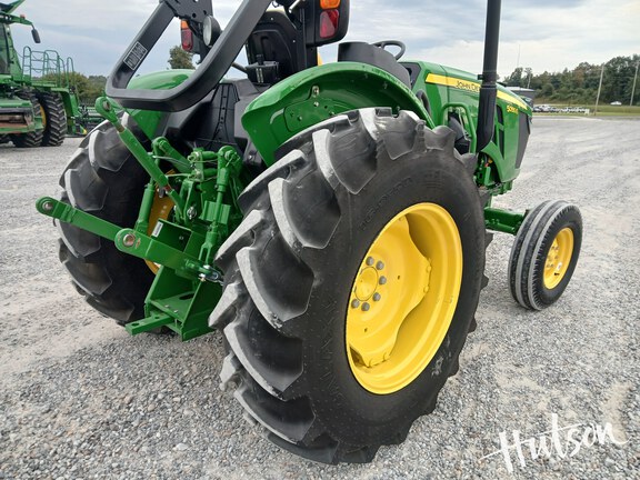 Photo of 2022 John Deere 5055E