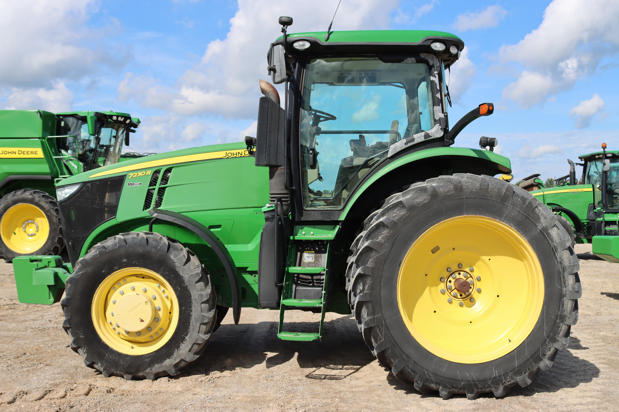 2013 John Deere 7230R Row Crop Tractors