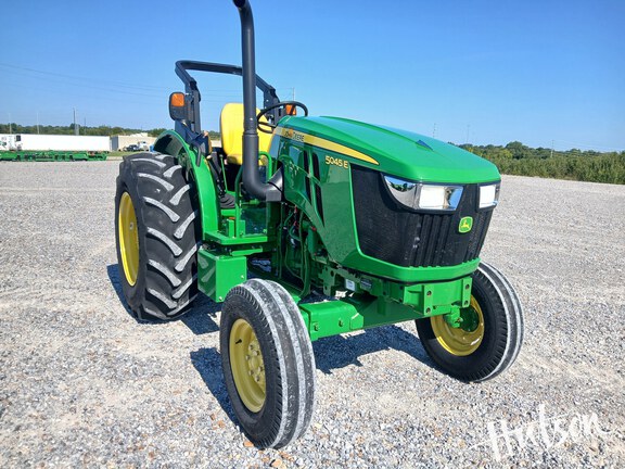 Photo of 2022 John Deere 5045E