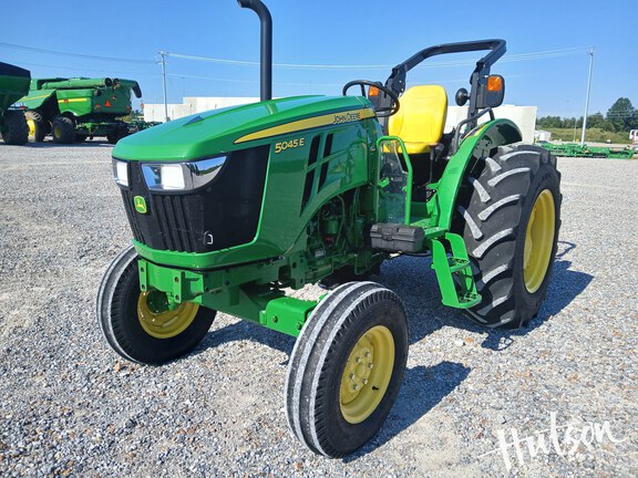 Photo of 2022 John Deere 5045E