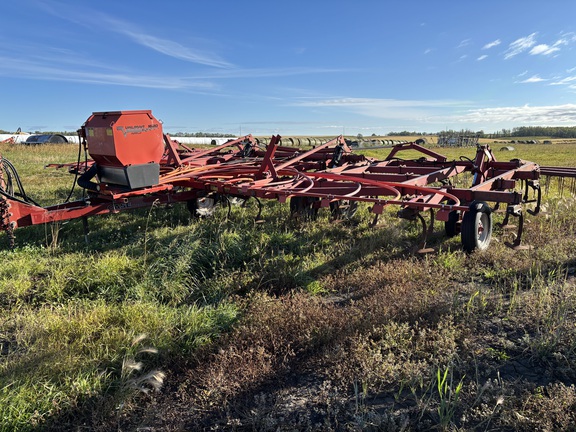 Used 1987 Case 4600 Field Cultivators at Horizon Ag & Turf in Mayerthorpe, AB - Photo15