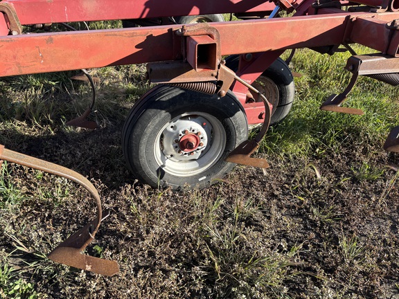 Used 1987 Case 4600 Field Cultivators at Horizon Ag & Turf in Mayerthorpe, AB - Photo11