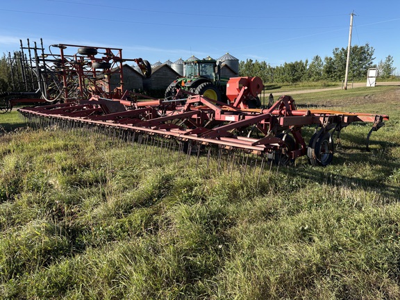 Used 1987 Case 4600 Field Cultivators at Horizon Ag & Turf in Mayerthorpe, AB - Photo9
