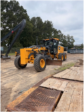 Photo of 2024 John Deere 670G