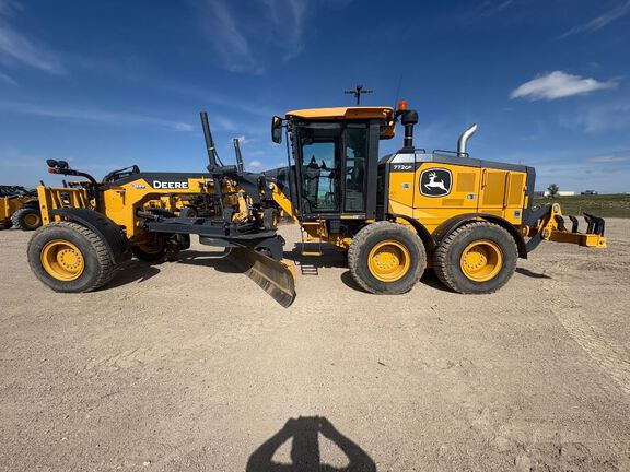2021 John Deere 772G