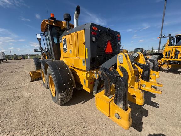 2021 John Deere 772G