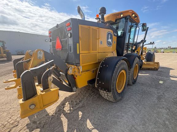 2021 John Deere 772G
