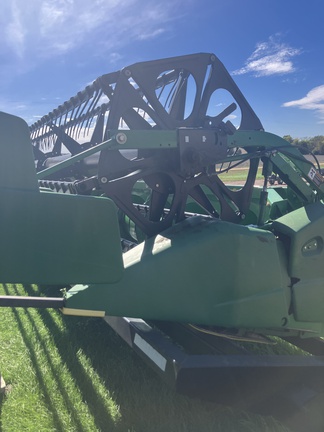  John Deere 635F