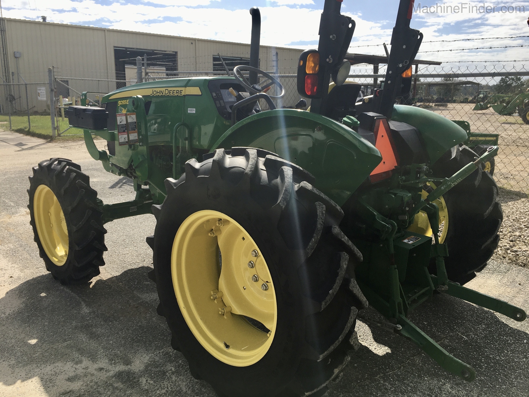 2015 John Deere 5055E Image 2