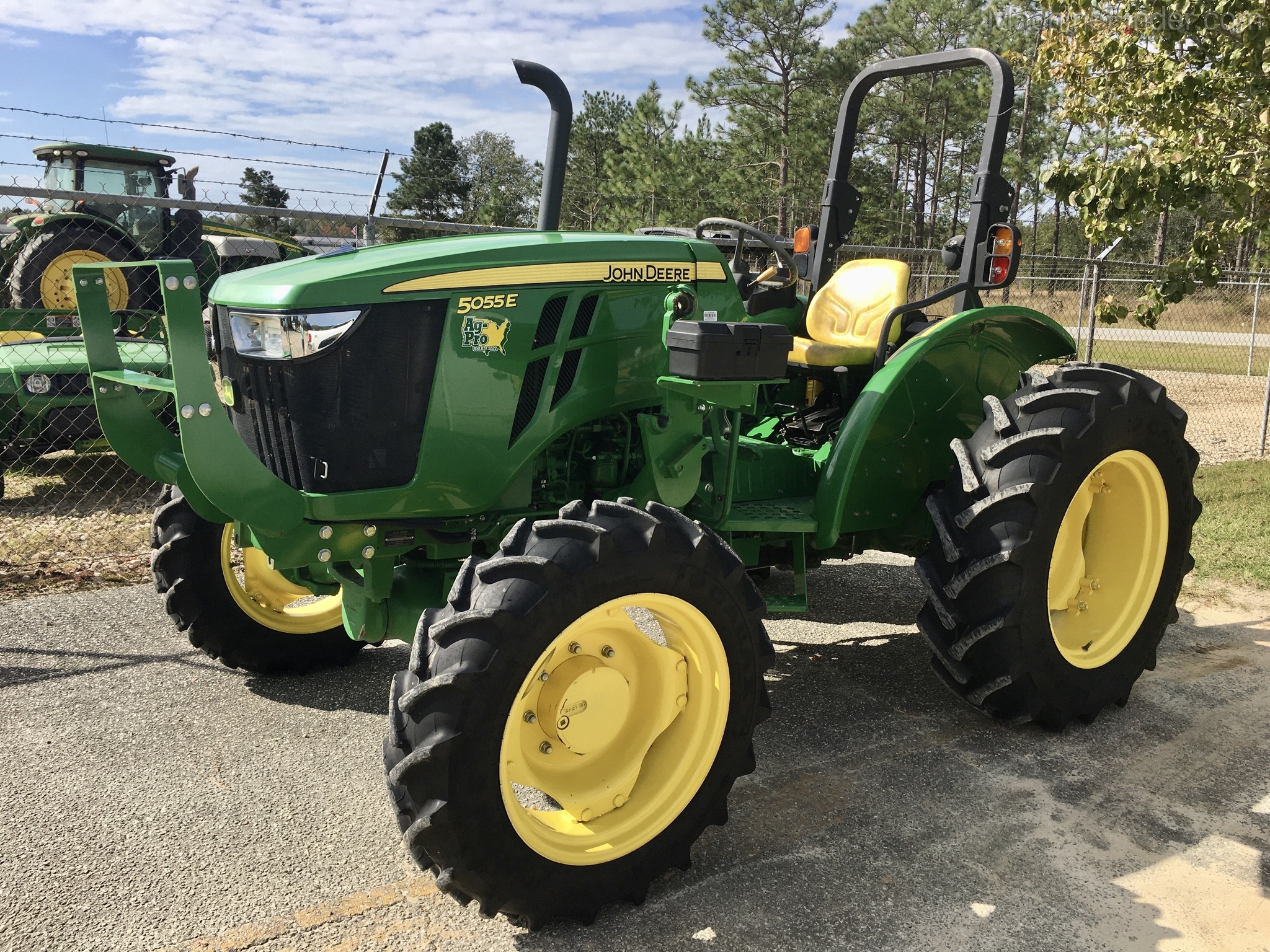 2015 John Deere 5055E Image 1