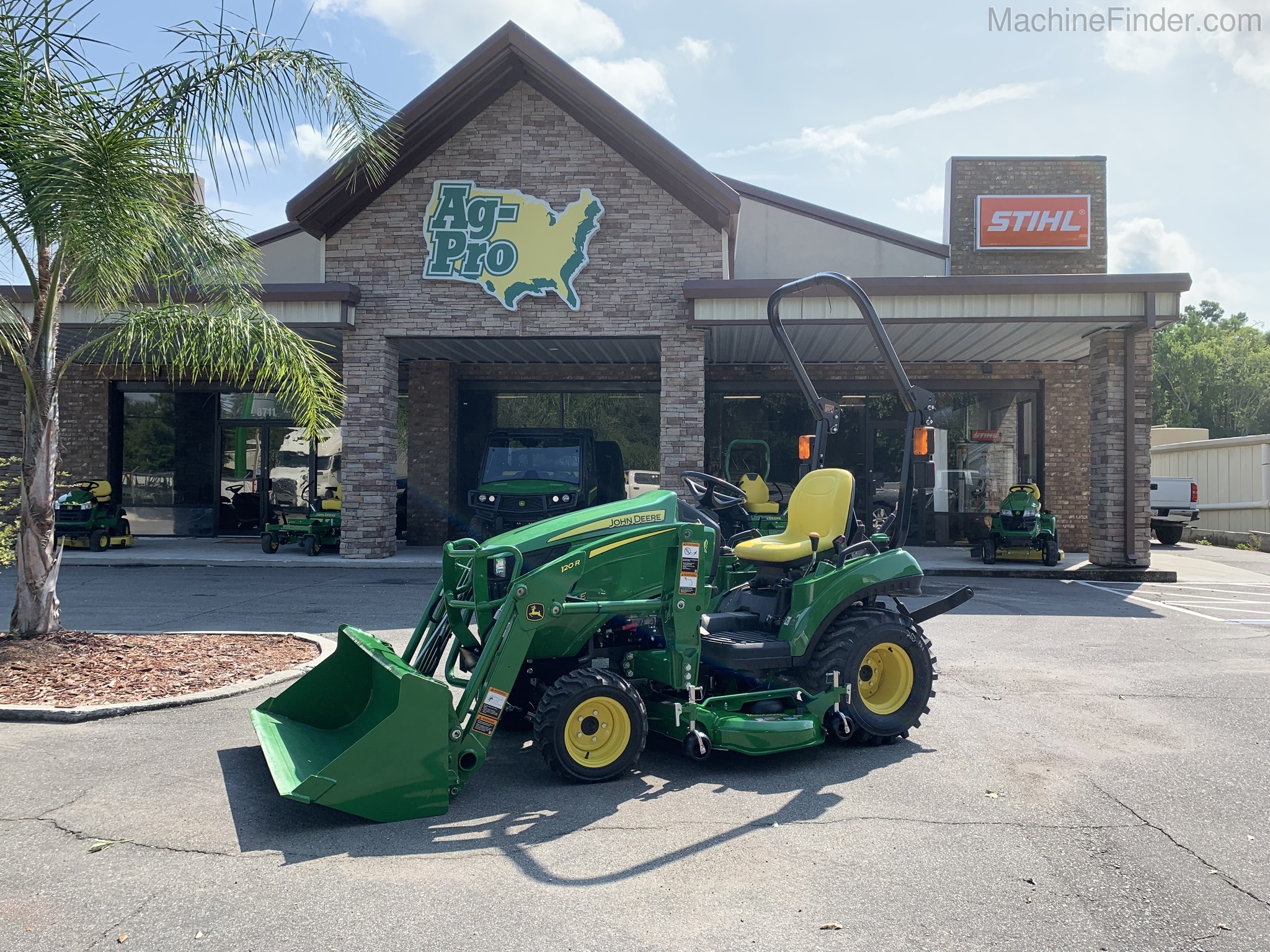 2020 John Deere 1023E Image 1