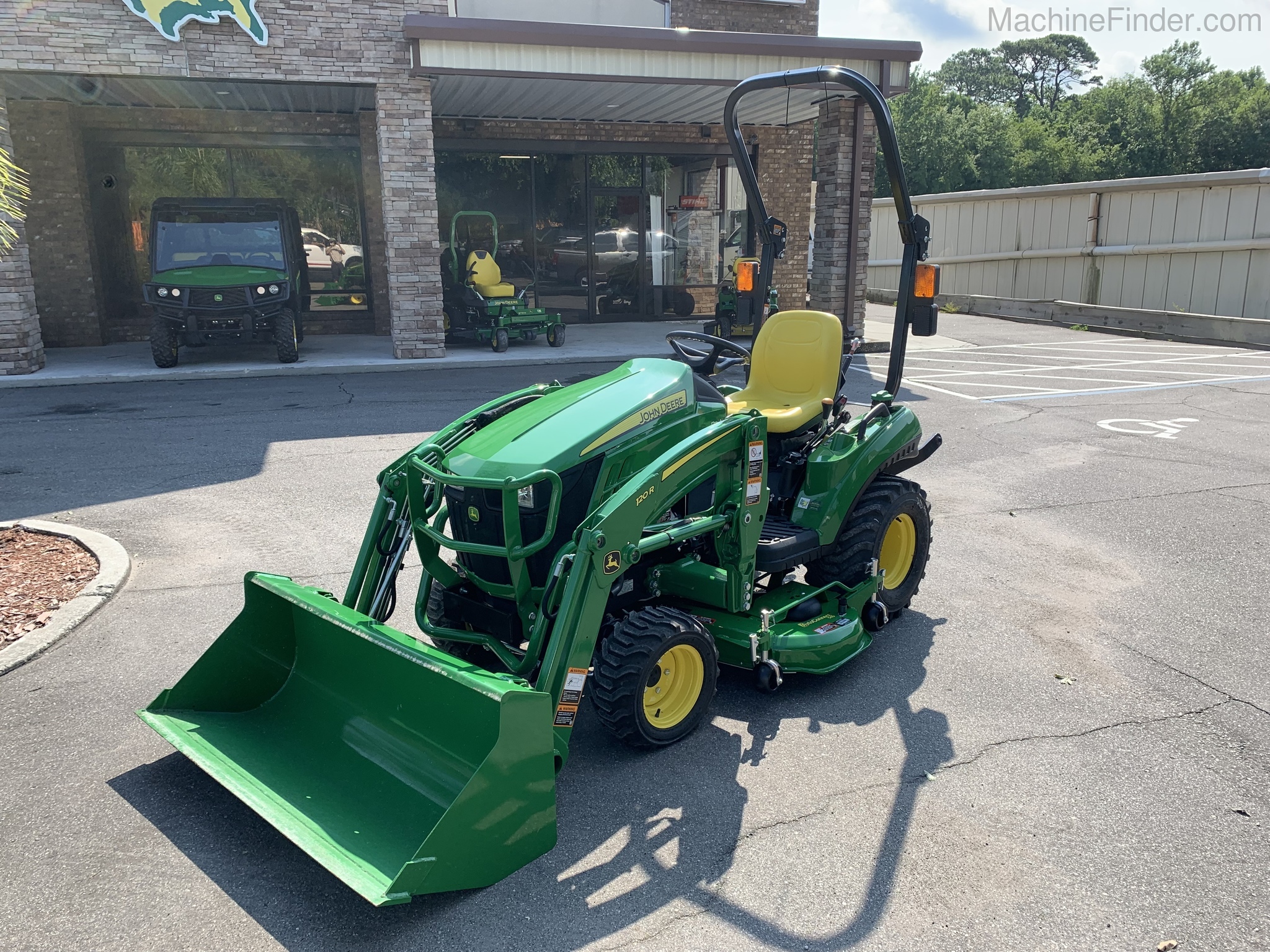 2020 John Deere 1023E Image 2