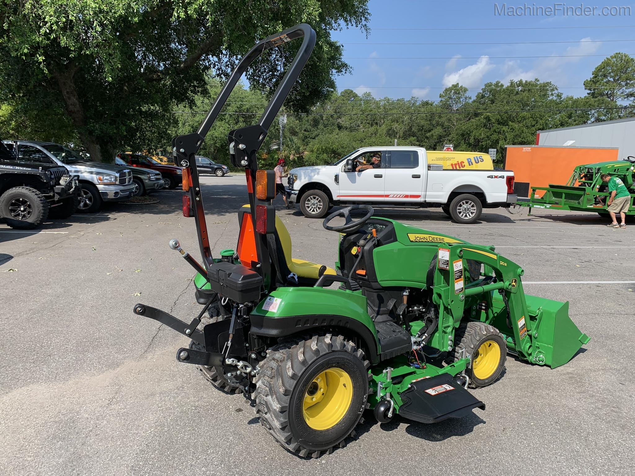 2020 John Deere 1023E Image 6