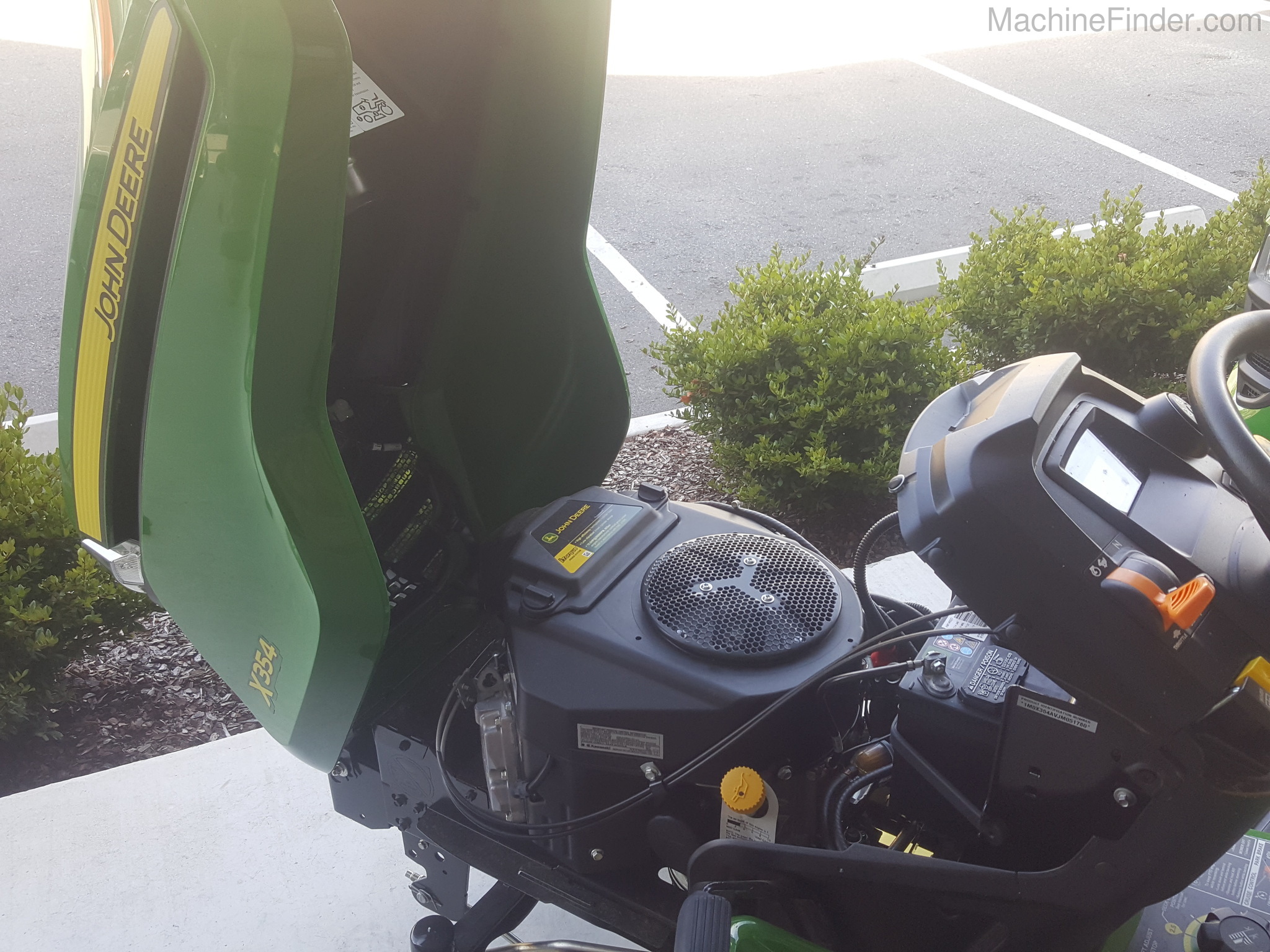 2020 John Deere X354 Image 3