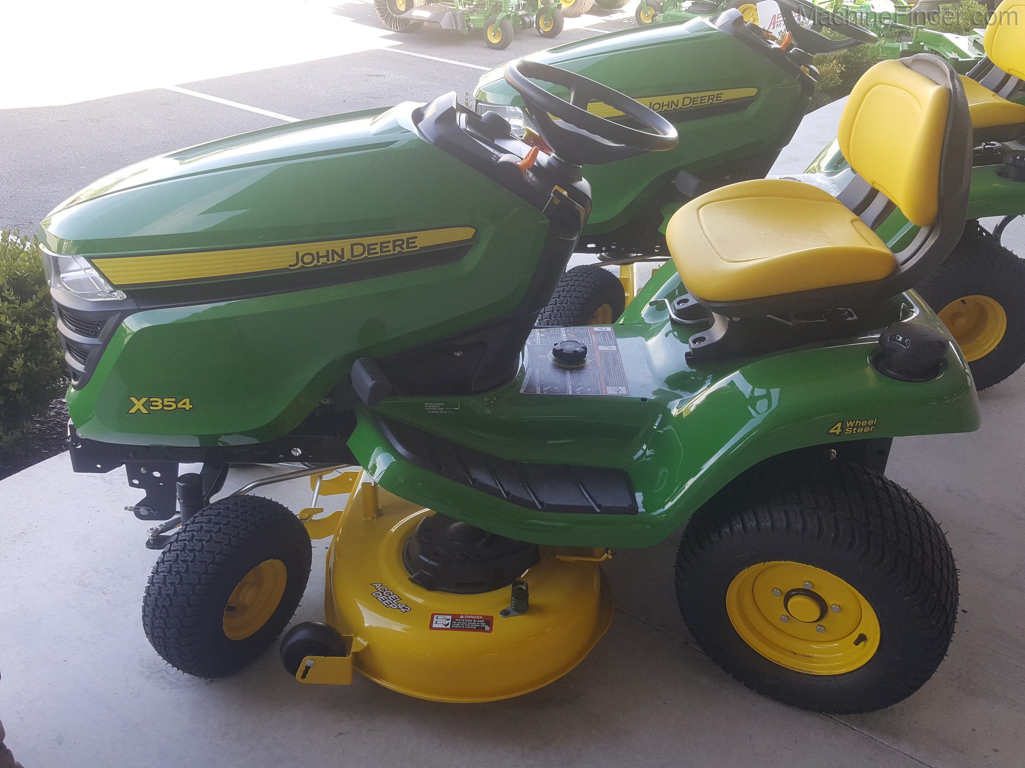 2020 John Deere X354 Image 1