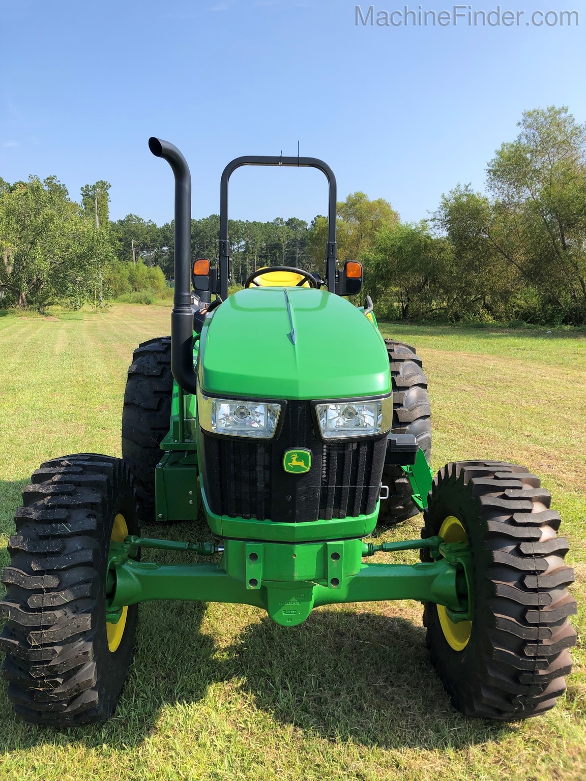2020 John Deere 5045E Image 3