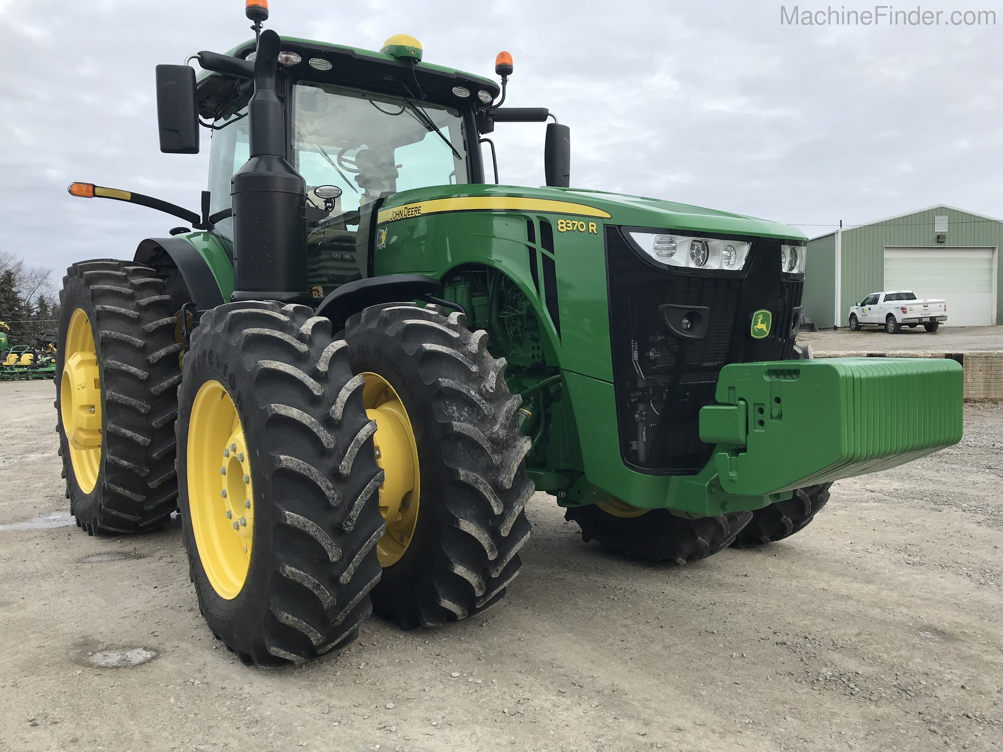 2019 John Deere 8370R Image 2