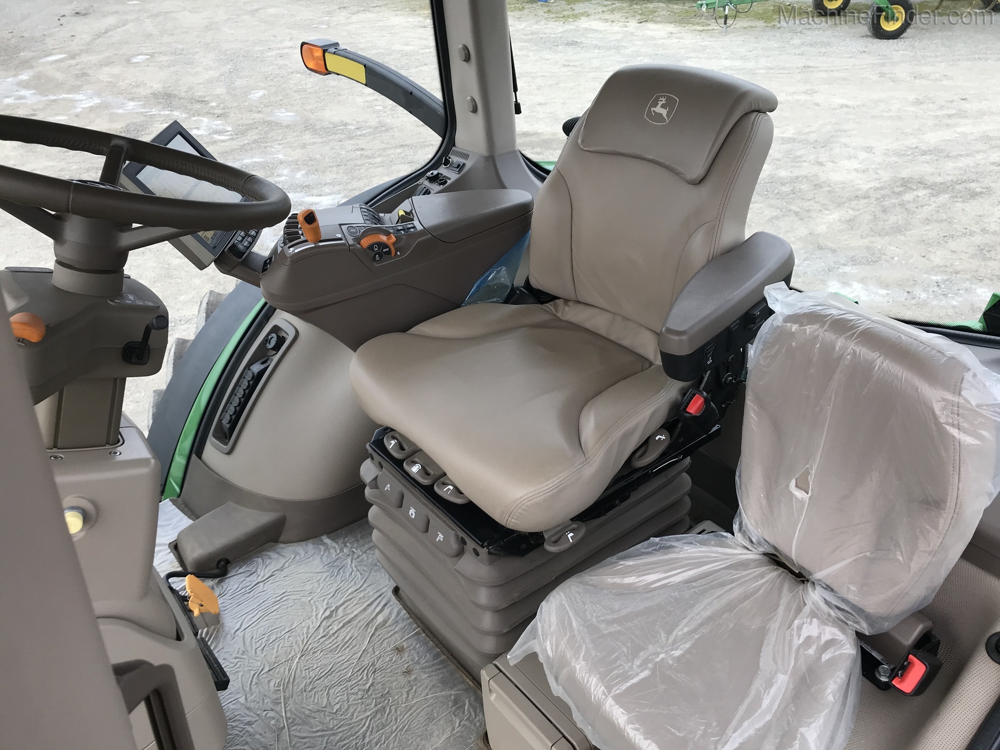 2019 John Deere 8370R Image 6