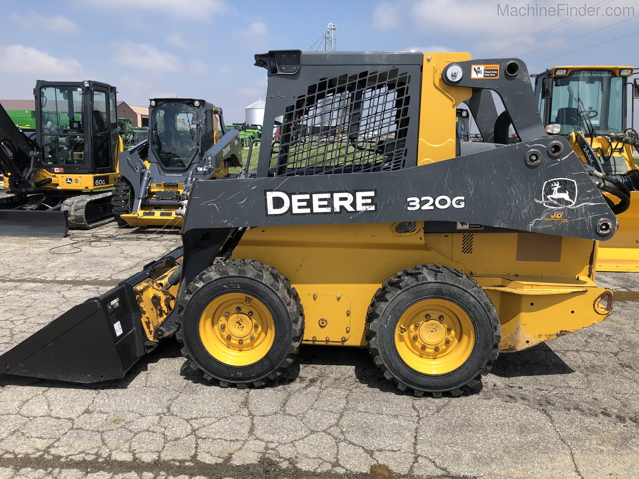 2018 John Deere 320G Image 2
