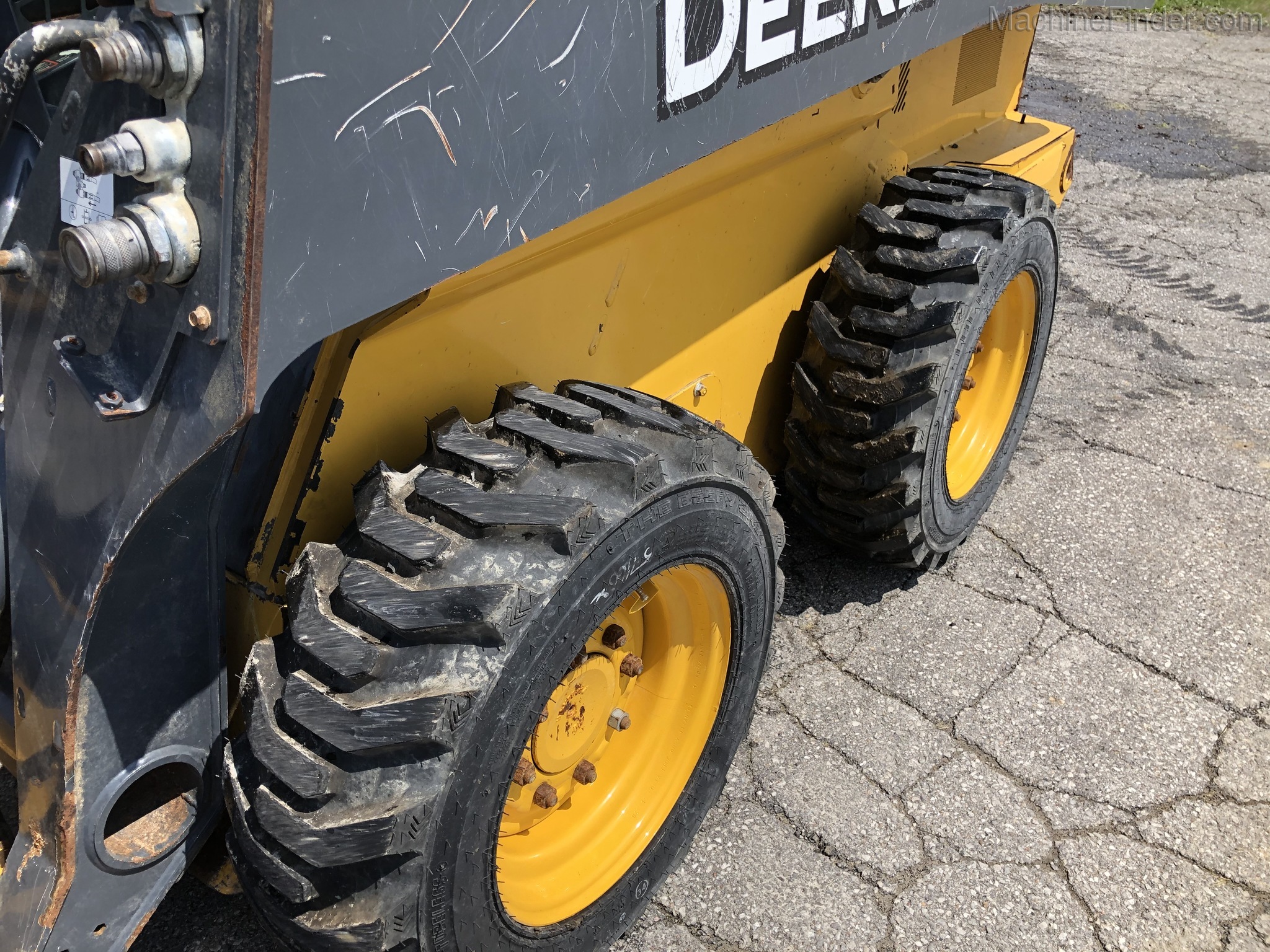 2018 John Deere 320G Image 3