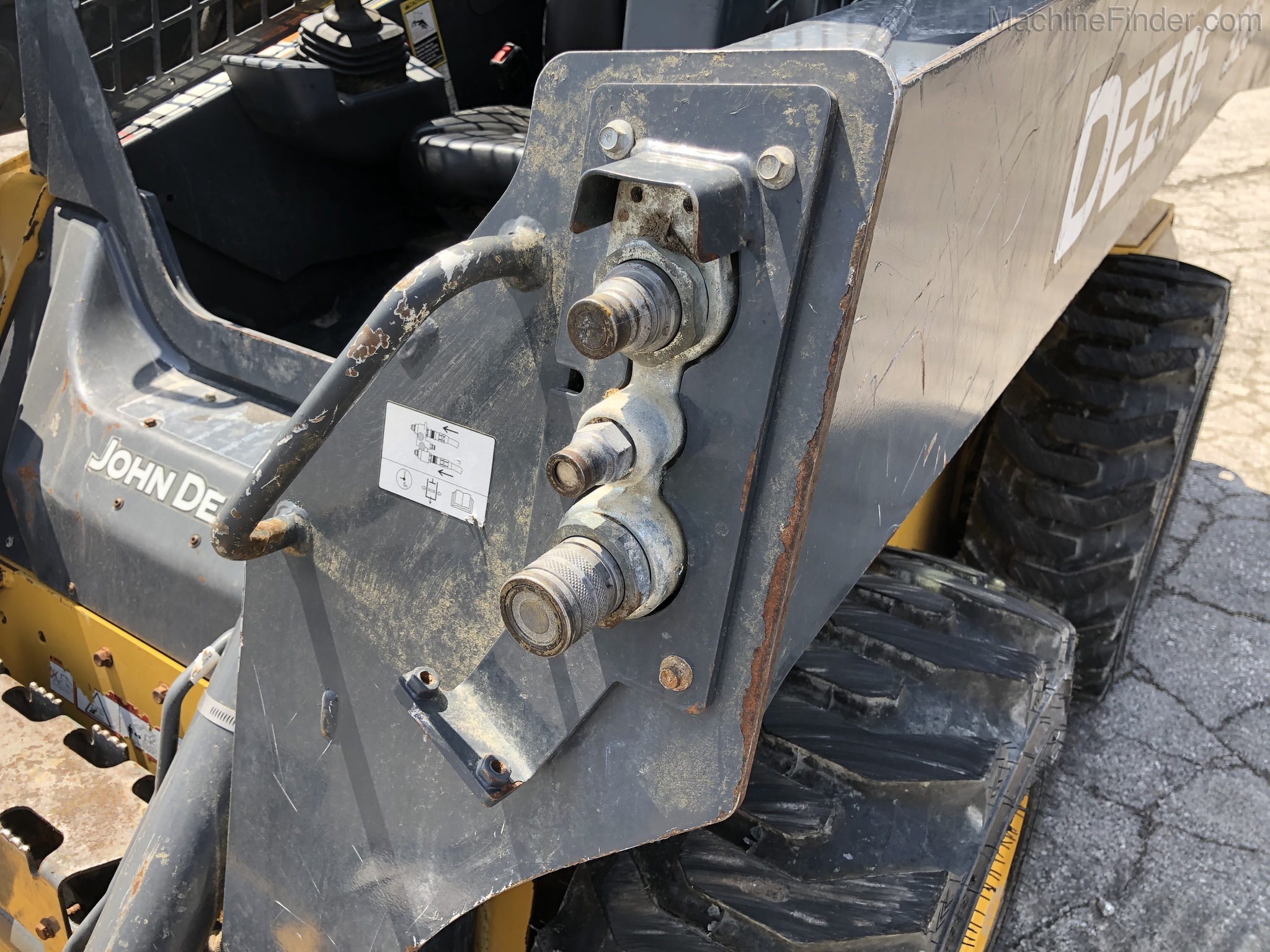 2018 John Deere 320G Image 12