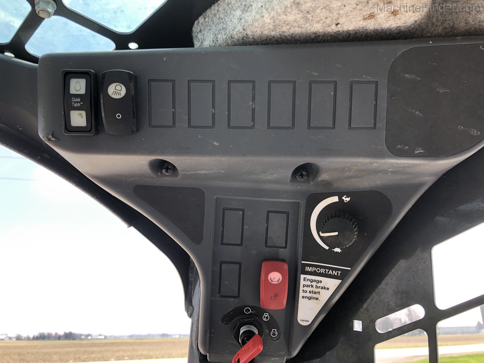 2018 John Deere 320G Image 14