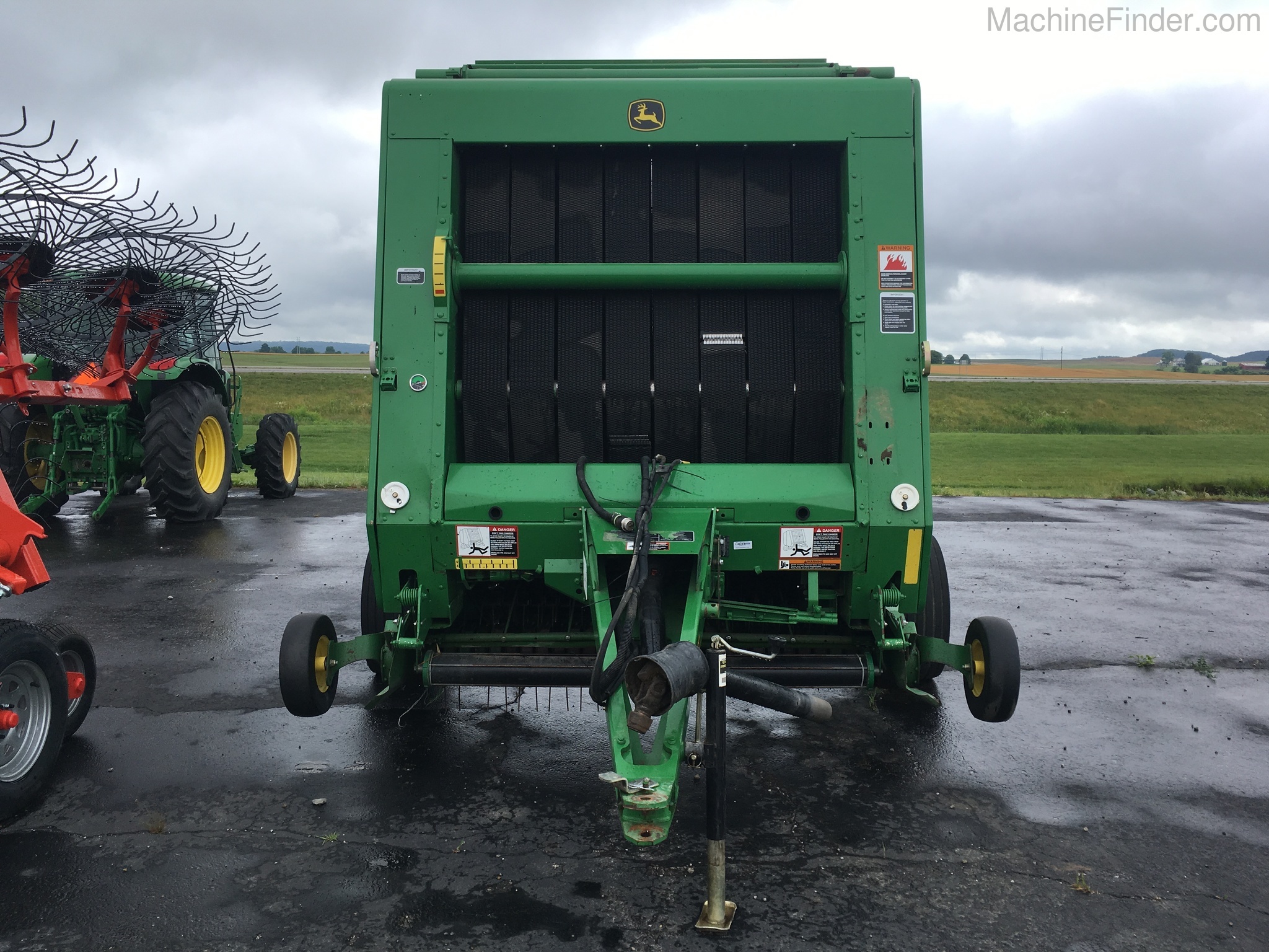 2012 John Deere 568 Image 8