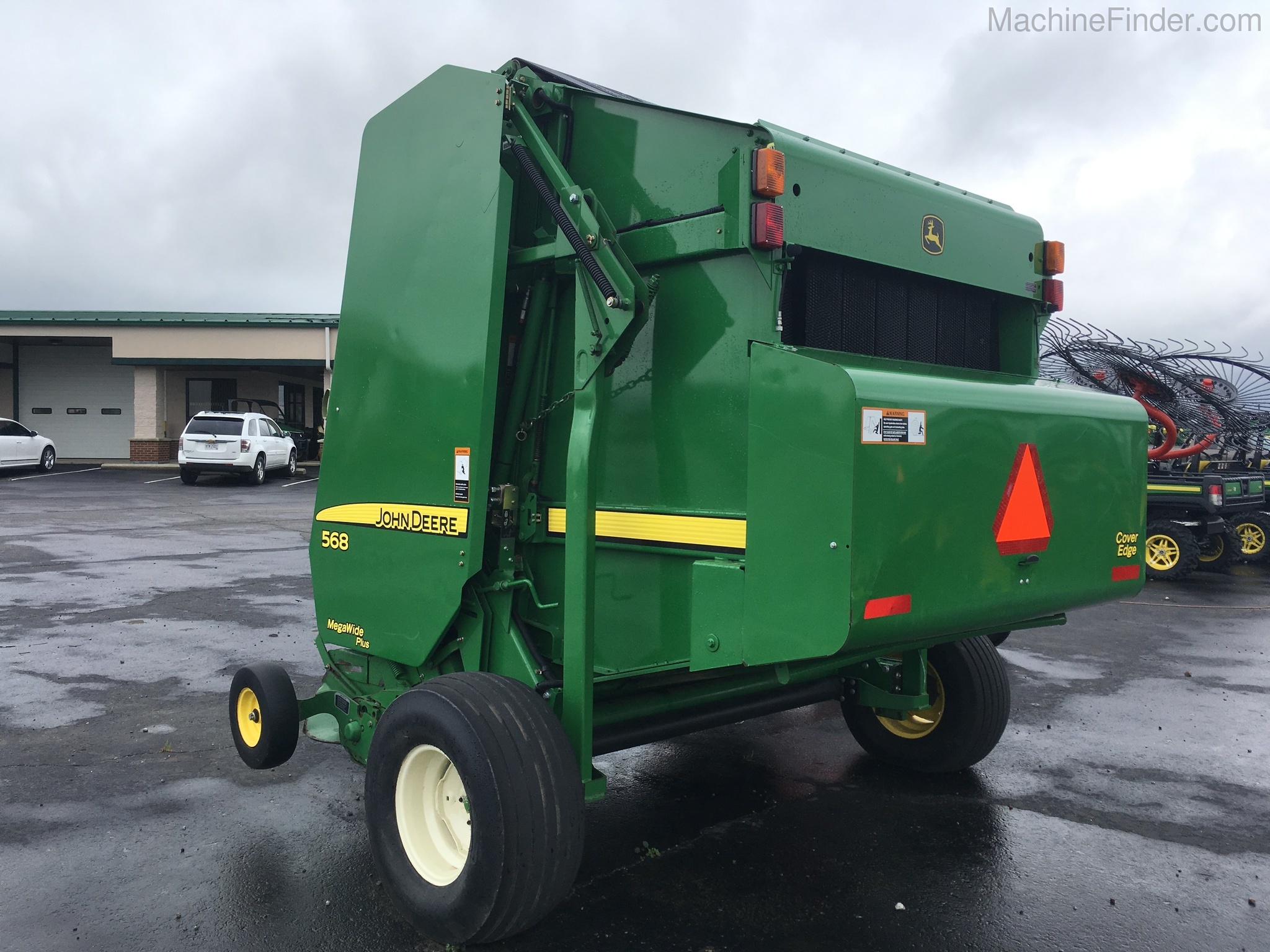 2012 John Deere 568 Image 10