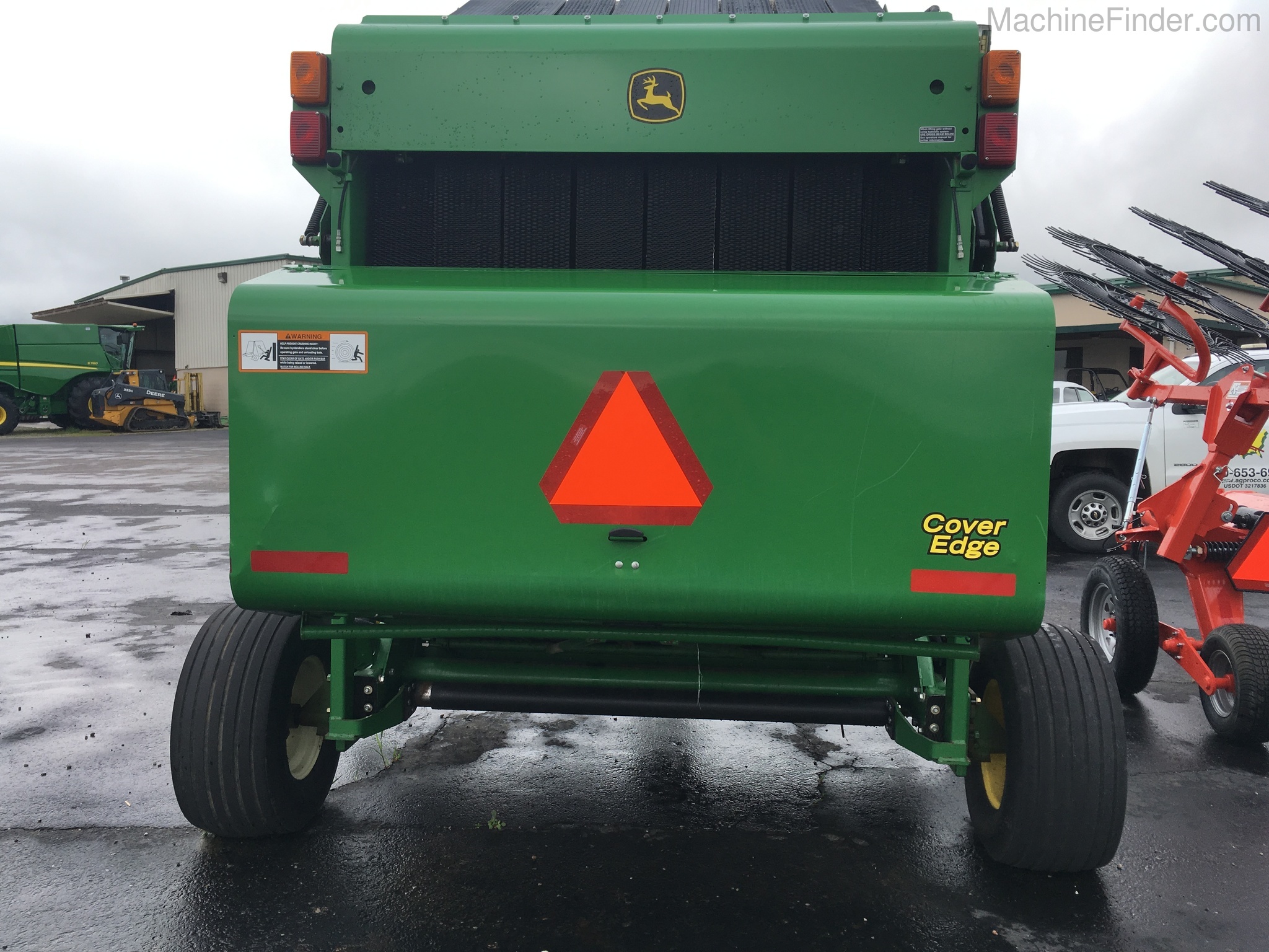 2012 John Deere 568 Image 13