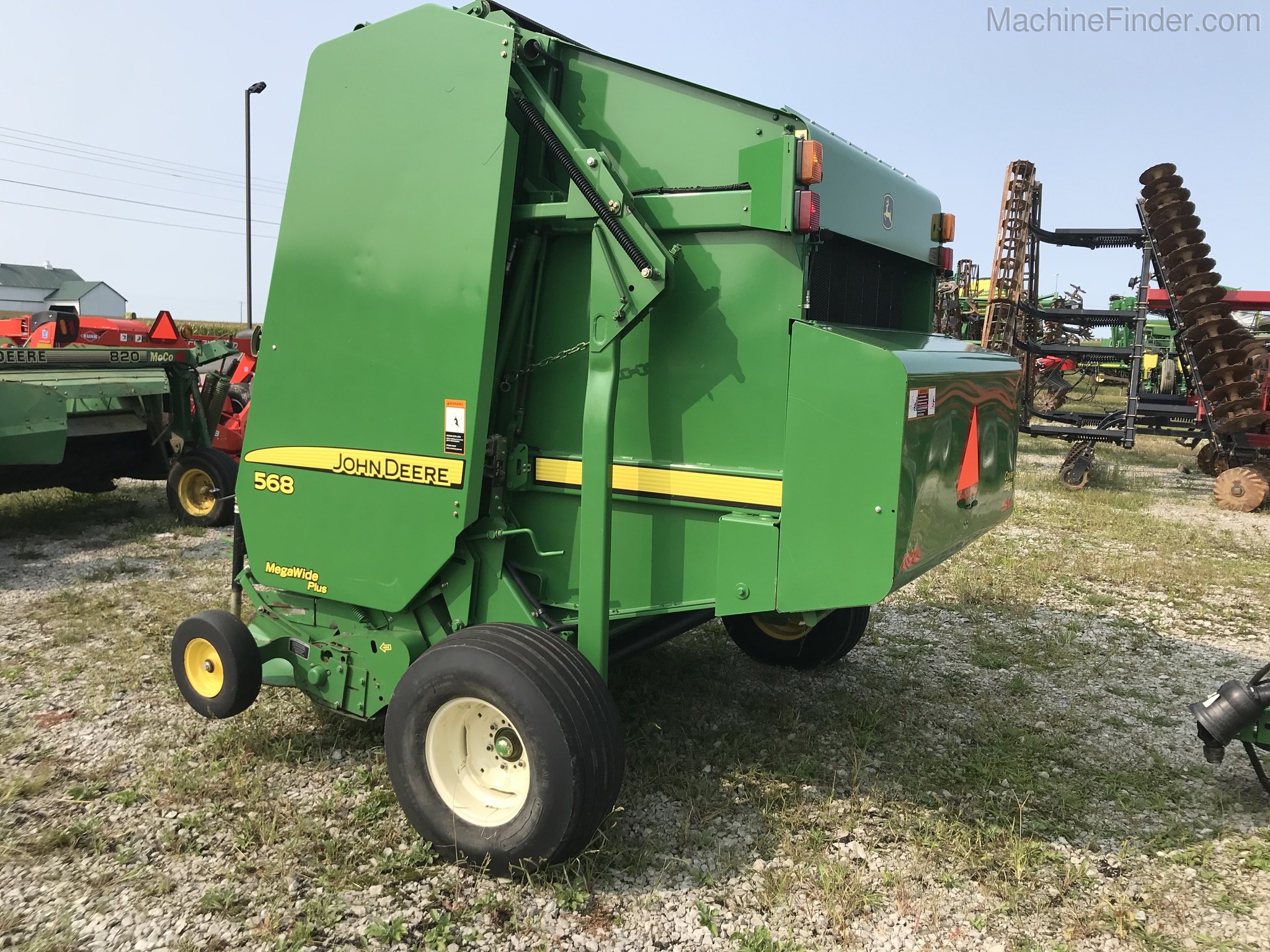 2012 John Deere 568 Image 2